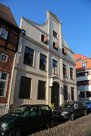 Ein architektonisch interessantes Gebäude beherbergt das Hotel 