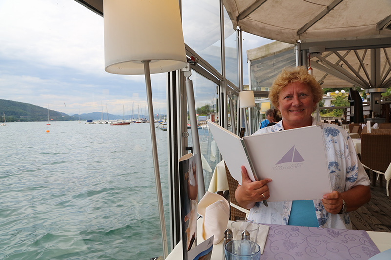 Essen im Traumschiff.