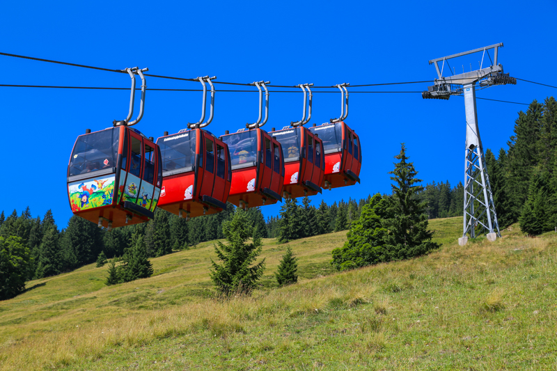 Mit der Gondelbahn geht es hinauf auf den Kohlmaiskopf.